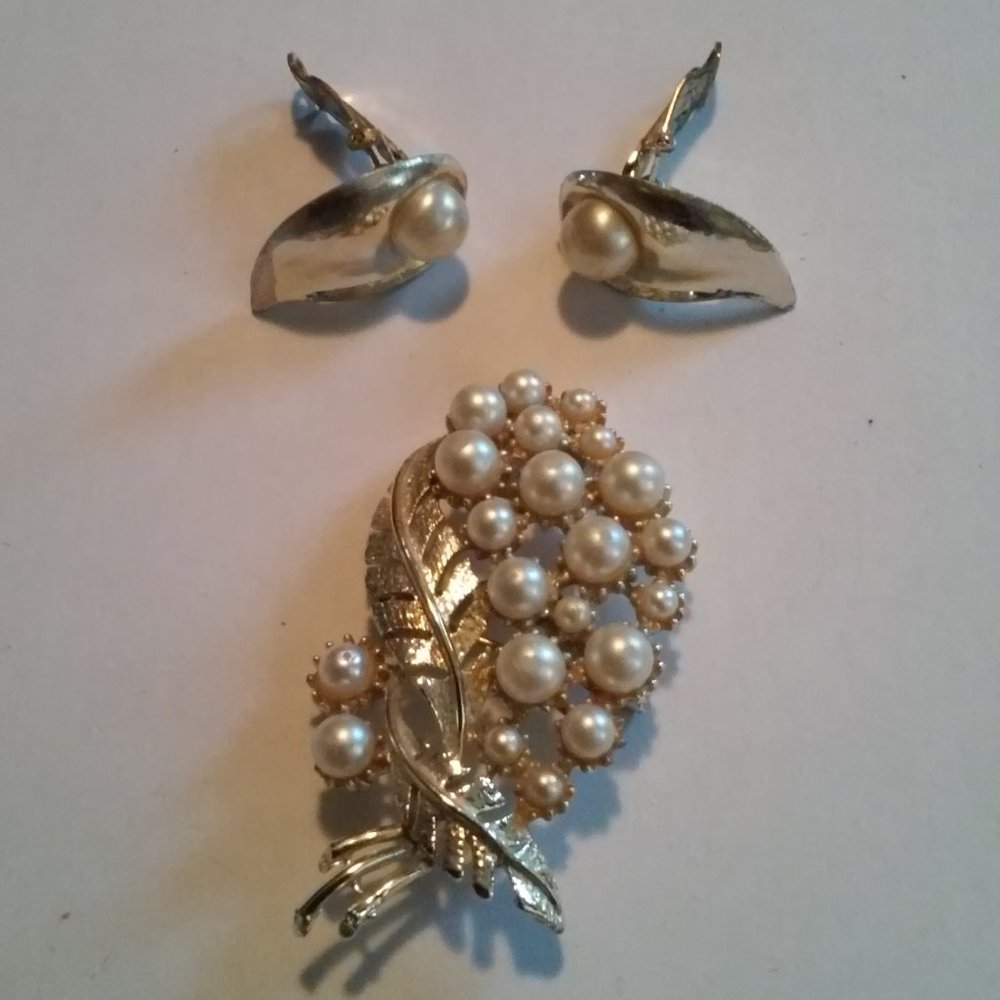 Pearls And Silver Broach 2 1/2" Long and Earrings 1 1/4" Long Clip On Vintage